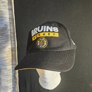 Boston Bruins NHL Adidas Black Gold White Locker Room Fitted Hat SIze L/XL